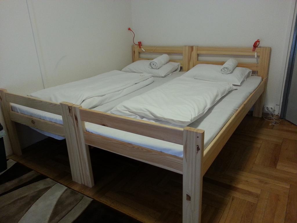 Walking Bed Budapest Hostel Værelse billede