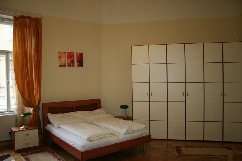 Walking Bed Budapest Hostel Eksteriør billede